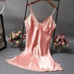 Robe de nuit sexy en satin rose