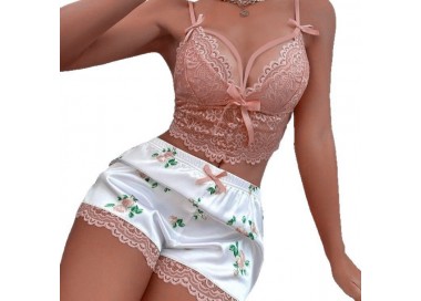 Ensemble de lingerie rose