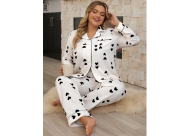 Pyjama Femme Grande Taille et son imprimé de petits cœurs