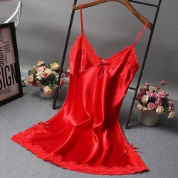 Robe de nuit sexy en satin rouge