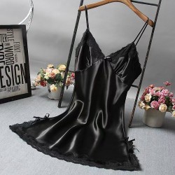 Robe de nuit sexy en satin noir